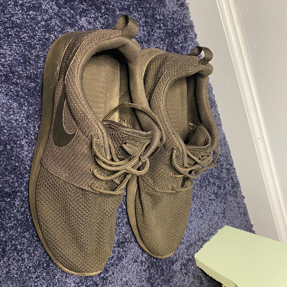 Nike Men’s Roshe One